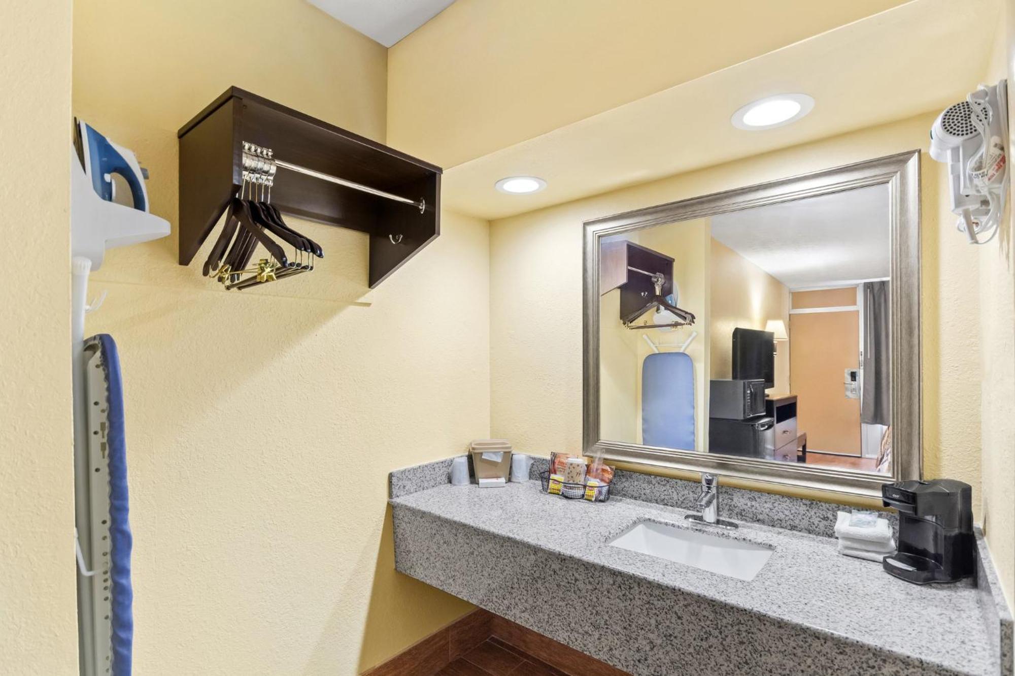 Red Roof Inn Berea Luaran gambar
